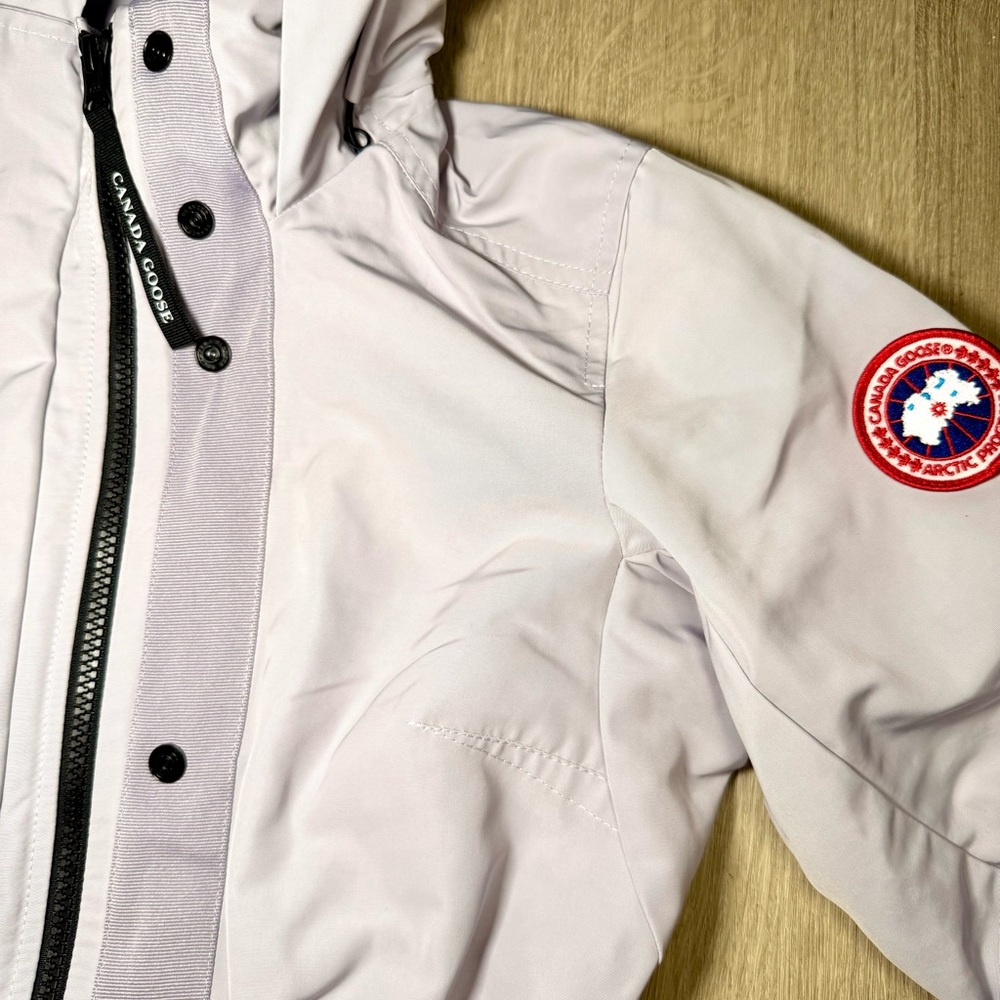 ✨Brand New ✨Canada Goose Women's Hooded Ski Jacket in Light Purple - Picture 4 of 8